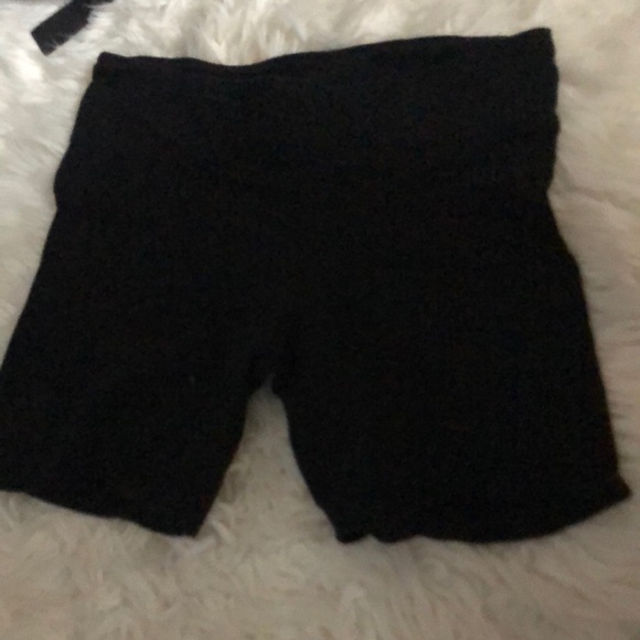 Aritzia | Shorts | Tna Womens Bike 